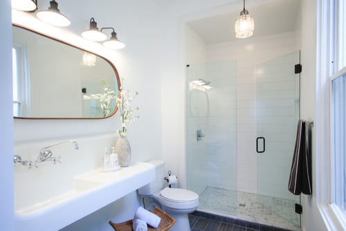 eclectic-bathroom-small